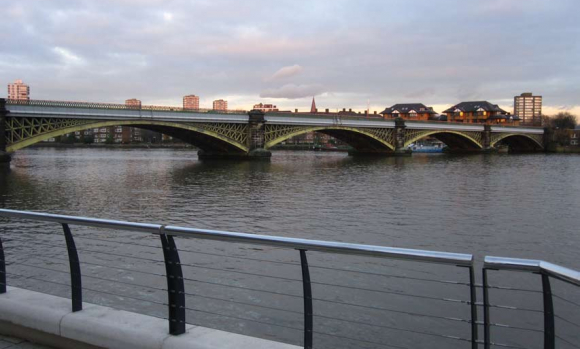Crossing the Thames Bridges